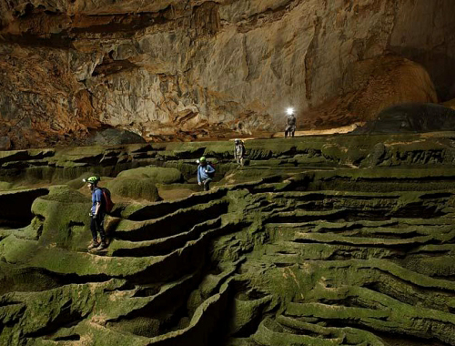 worlds-largest-cave-hang-son-doong-vietnam-10.jpg